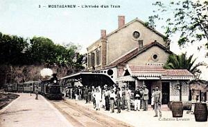 2592- Mostaganem - Gare - Arrivee d'un Train